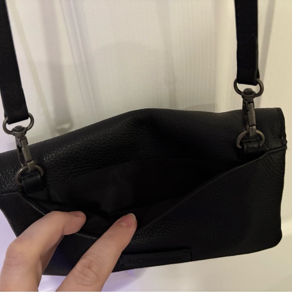 EUC Lucky Brand GENUINE LEATHER Jill Black convertible wallet crossbody - Picture 9 of 9